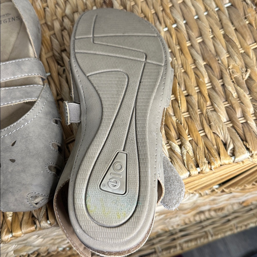 Origins‎ Women's Taupe Sandals size 9 - Picture 4 of 7